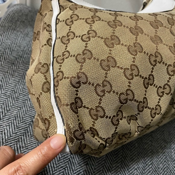 Gucci hand bag or shoulder small bag -authentic - Picture 9 of 17